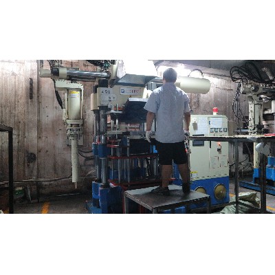 注（zhù）射硫化機